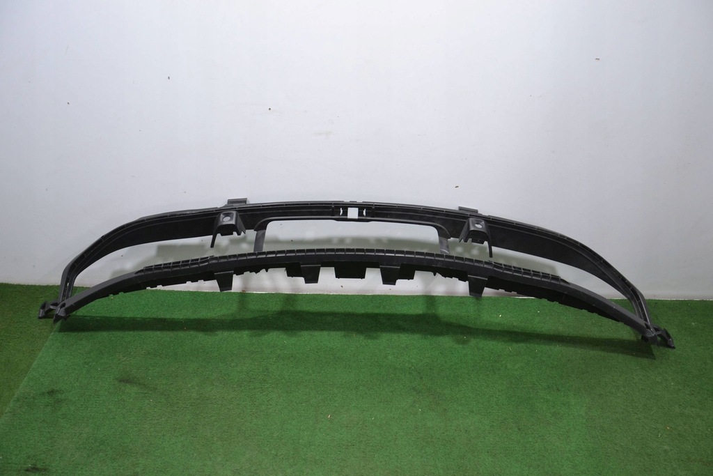 фото №7, Бампер перед решётка средняя porsche taycan 9j1807683