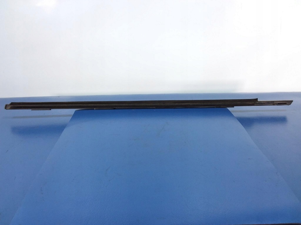 фото №2, Giulietta молдинг уплотнитель дверь правый перед