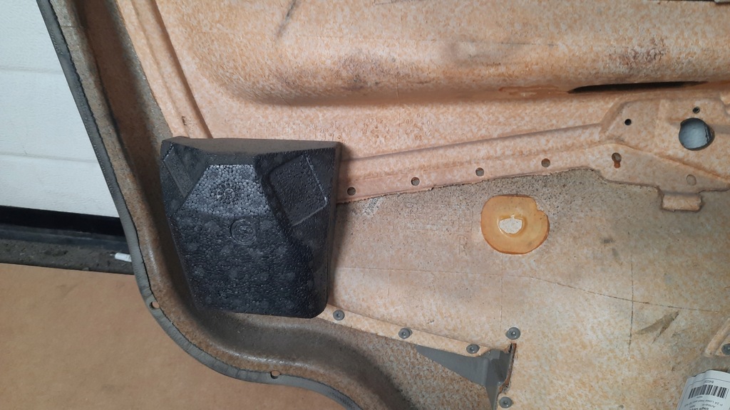 фото №11, Оббивка двері перед передні права volvo s60 00-