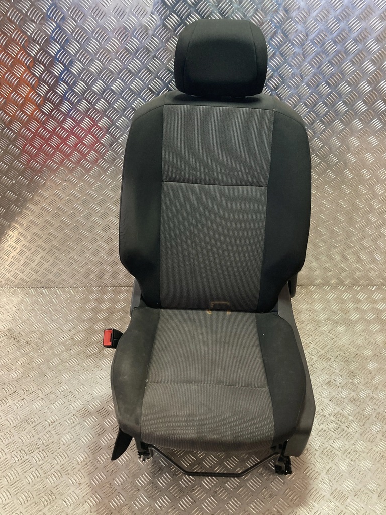 фото №1, Сиденье левый перед opel combo e 18- berlingo iv uk