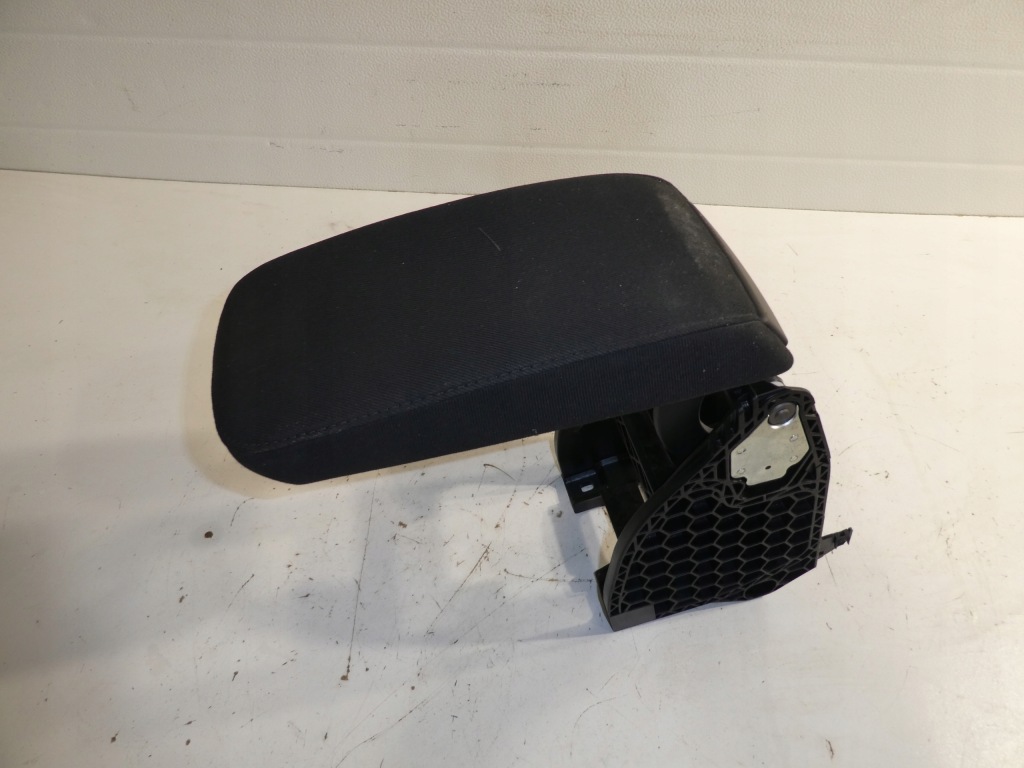 фото №1, Skoda octavia ii подлокотник 3t0864207b
