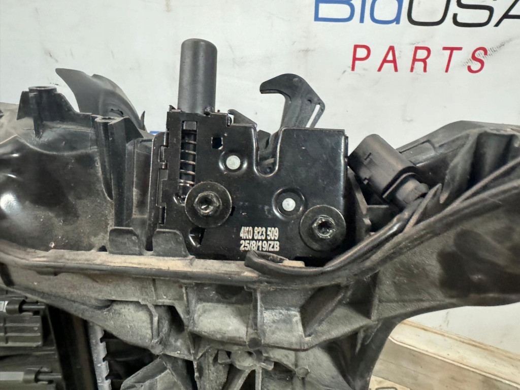 Комплект набір ремінь перед радіатор вентилятор бампер фари audi a6 c8 sline Оригінал