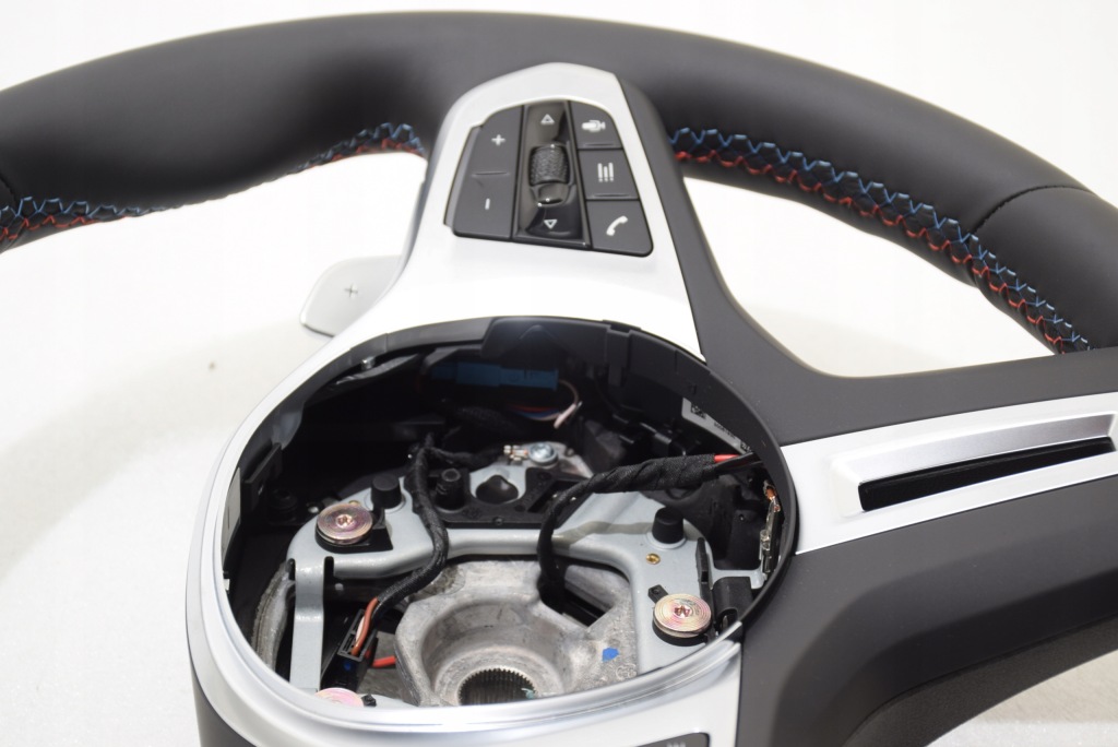 фото №13, Bmw x5 g05 x6 g06 g07 повітропровід m-pakiet вібрації пелюстки перемикання підігрів оригінал