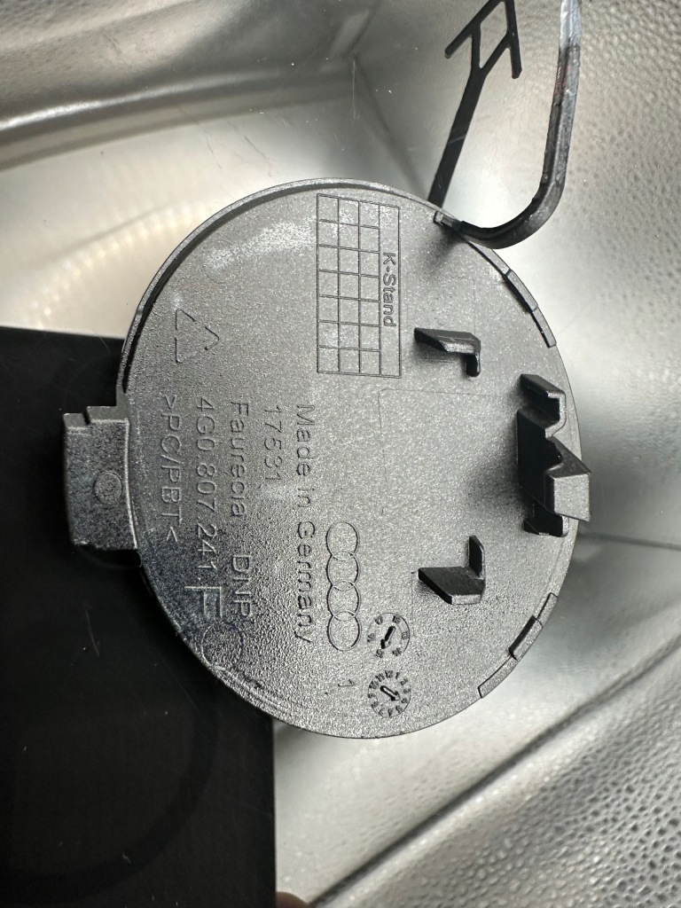 фото №9, Audi a6 2014 lift заглушка фаркоп перед 4g0807241f