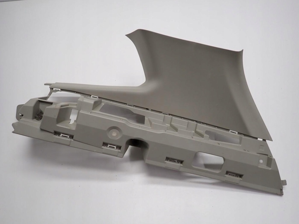 Купити Пластик захист стійка правий задній 769366328r dacia duster ii 18r