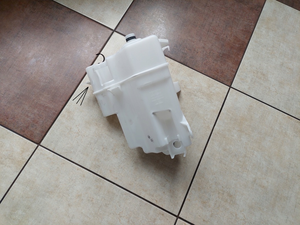 фото №1, Бачок рідина -toyota rav4 iv lift - 15-18