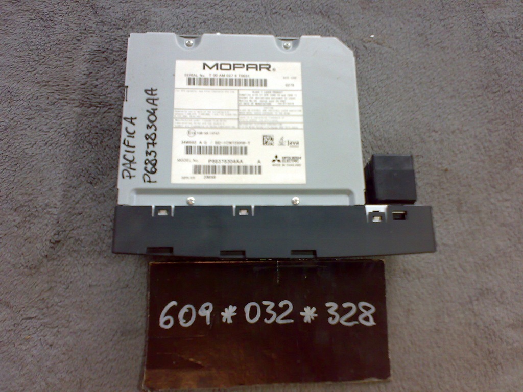 фото №2, Chrysler pacifica 2017 - радио проигрыватель cd dvd idealny