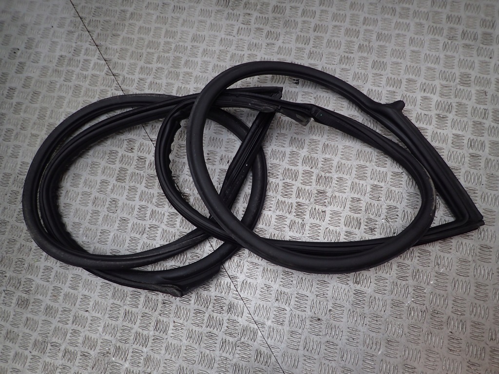 фото №1, Porsche 992 911 прокладка двері дверна ліва