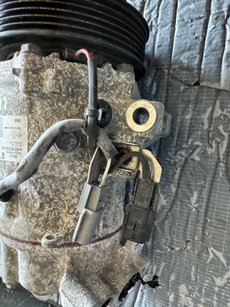 фото №4, Компресор кондиціонера renault 1.3 tce 926009126r