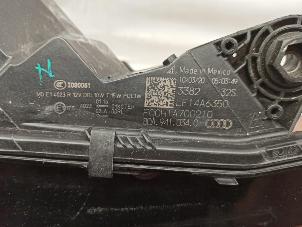 Купити Audi q5 80a full led nie-klejona демонтаж європа гарний стан фара правий