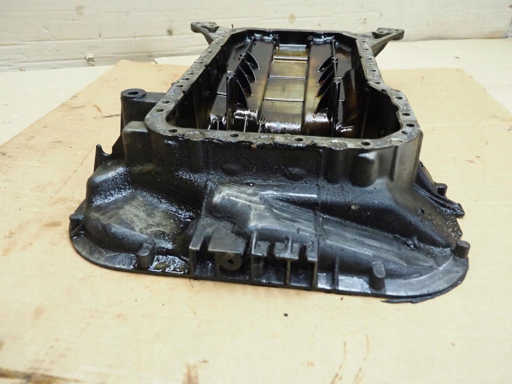 W210 3.2 v6 поддон масляная верхний 1120140502 в Украине