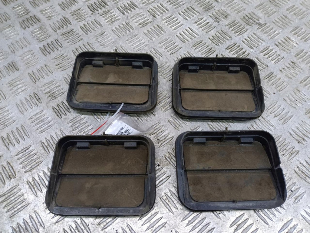 фото №1, Tesla model s решётка вентиляции бампера 2f2a b280b62