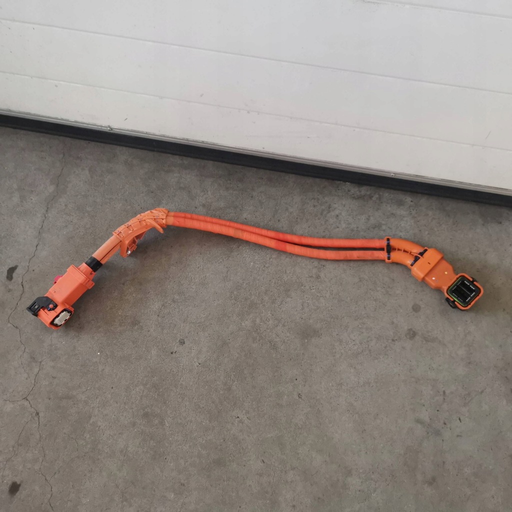 фото №1, Tesla model y разъём шланг кабель зарядки 1613686-01-b