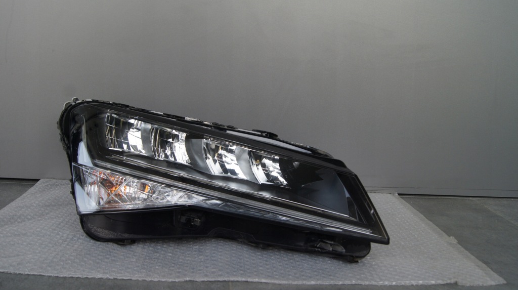 фото №1, Full led skoda superb lift правая europa 3v1941016c