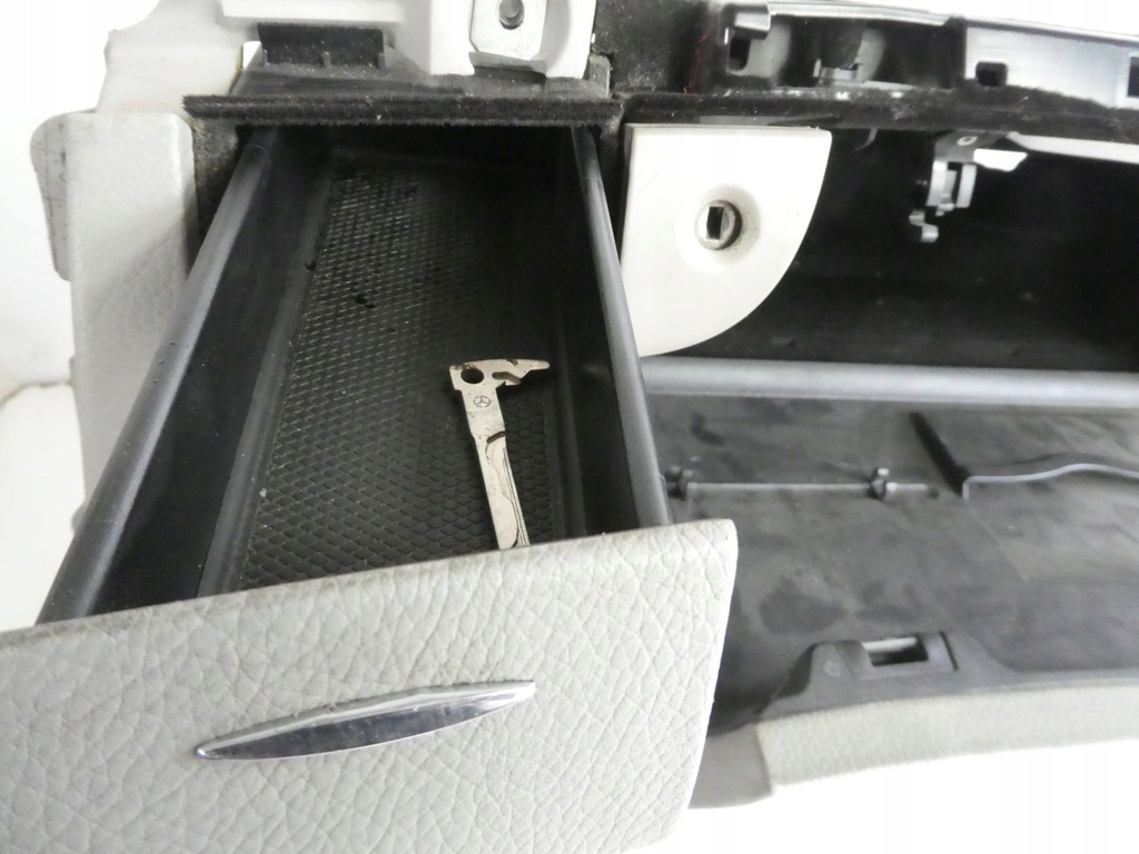 фото №6, Бардачок пасажира mercedes w211 2116802487