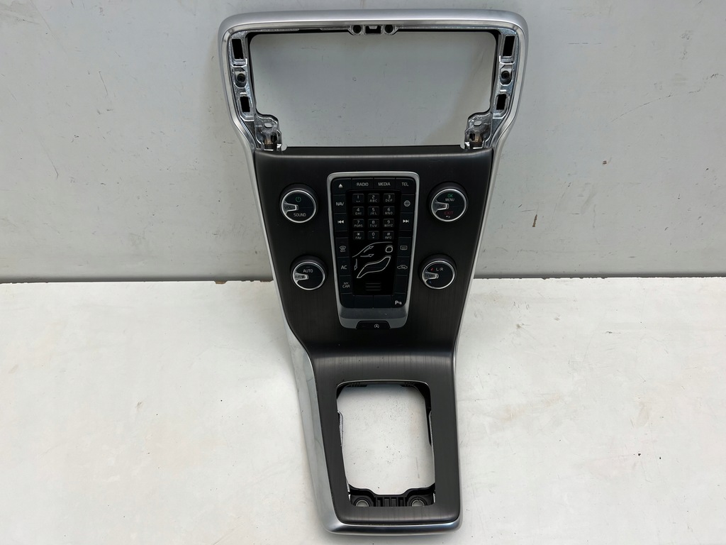 фото №1, Volvo v40 панель кондиционера радио обдув dekor