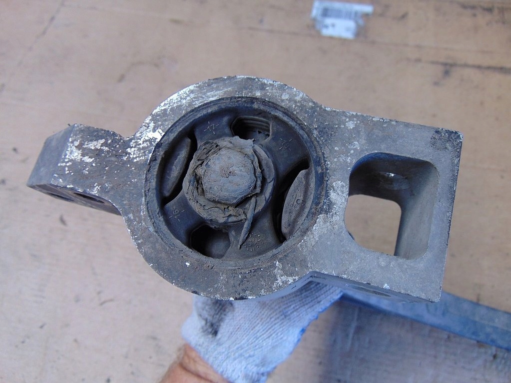 фото №11, Vw touran 1.9tdi 04r рычаг правый перед