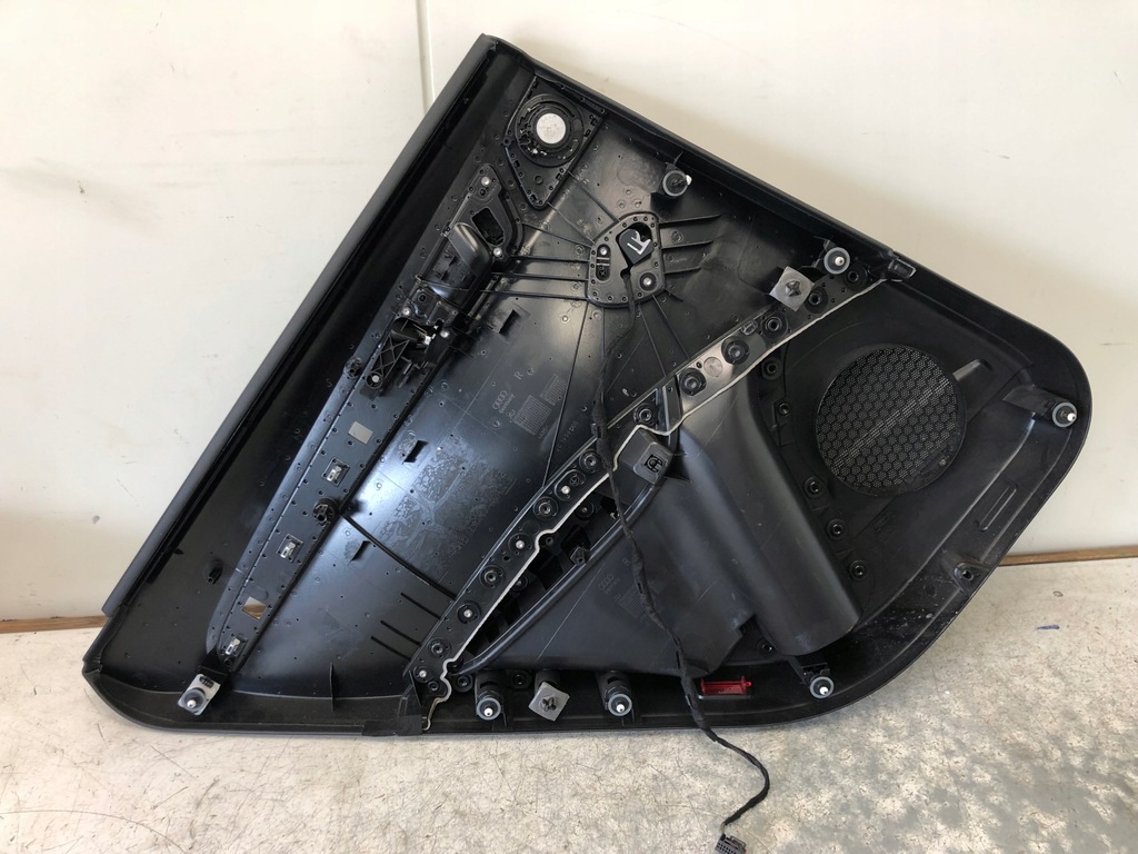 фото №5, Обшивка дверь правый задняя audi q5 8r