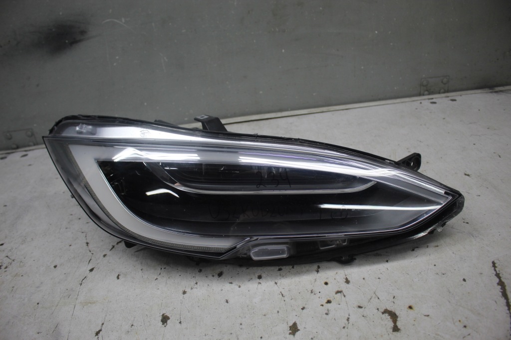 Купить Фара правый  перед tesla model s full led 199497 0020203910