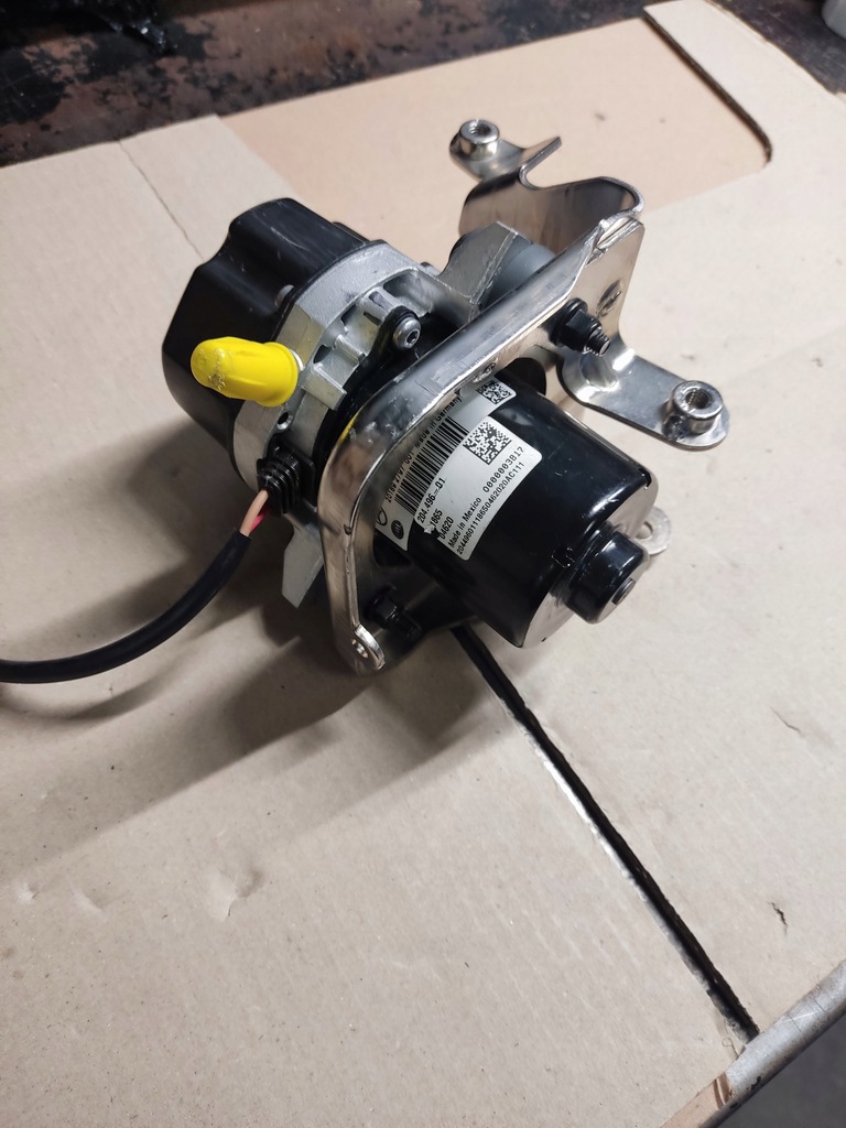 фото №7, Насос вакууму mercedes w222 a0004306232