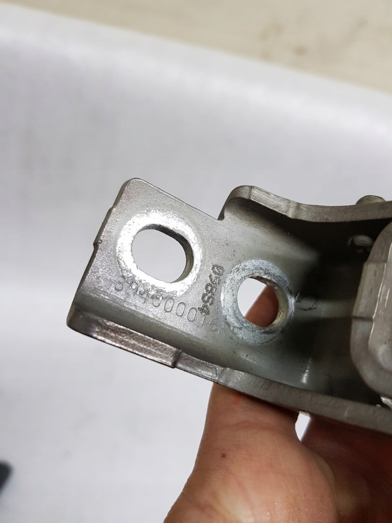 фото №3, Renault clio iv петля дверь задняя правый 804000016r