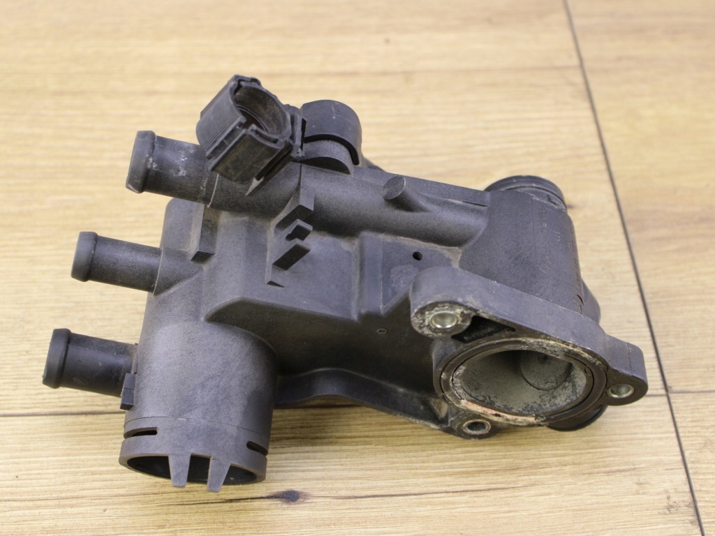 фото №1, Volkswagen audi seat корпус термостата 1.4 032121111ap