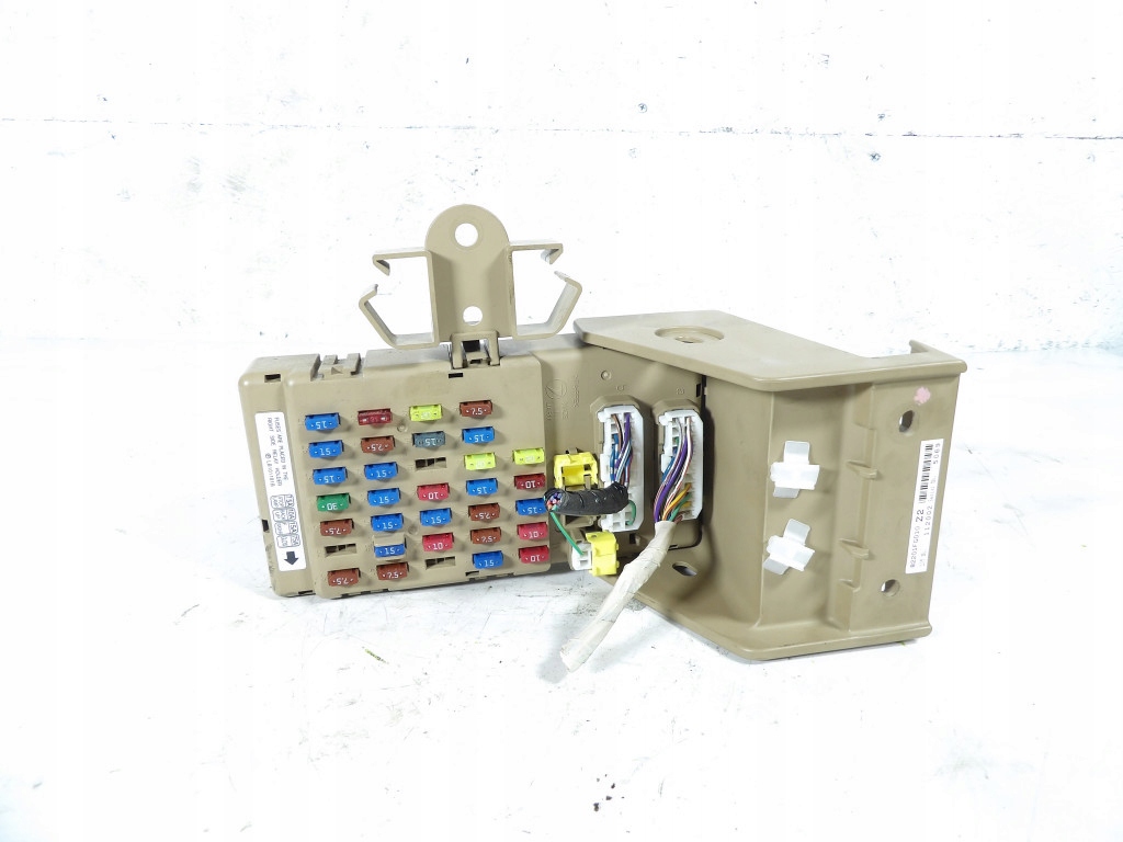 фото №1, Subaru forester iii коробка запобіжників 82201fg010