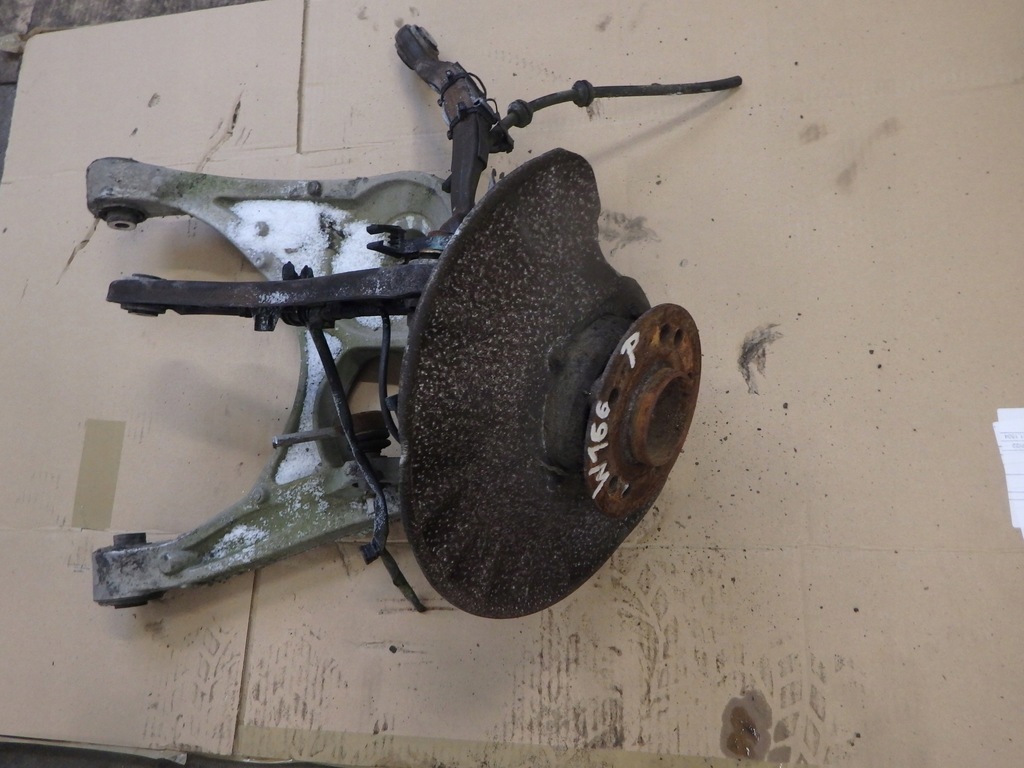 фото №1, Mercedes ml w166 поворотний кулак ступиця важіль права задня