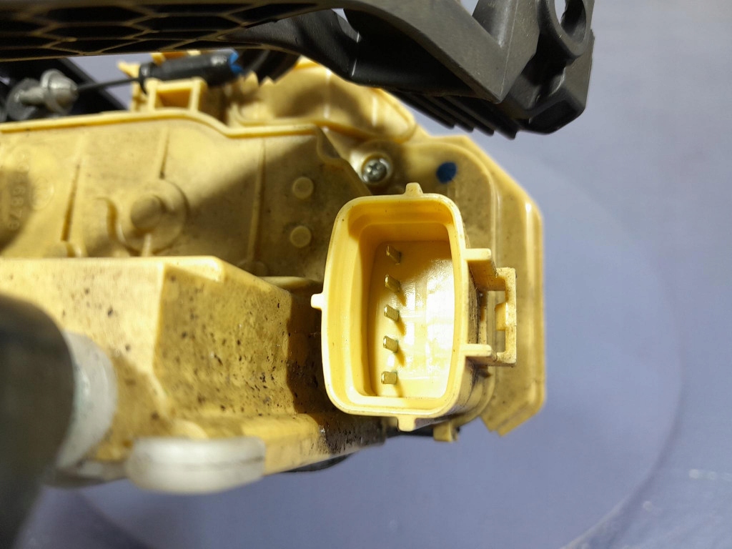 фото №7, Alfa romeo tonale замок дверь задняя задний правый 5 pin 50536547