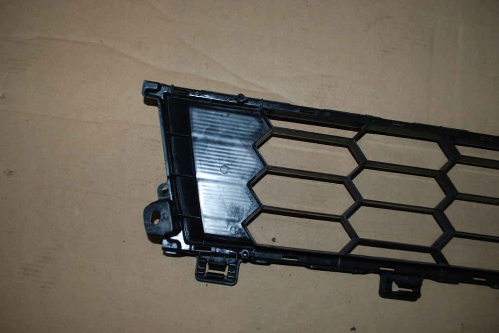 фото №8, Mitsubishi l200 v 2015- решётка радиатора решётка средняя бампера перед 6402a357