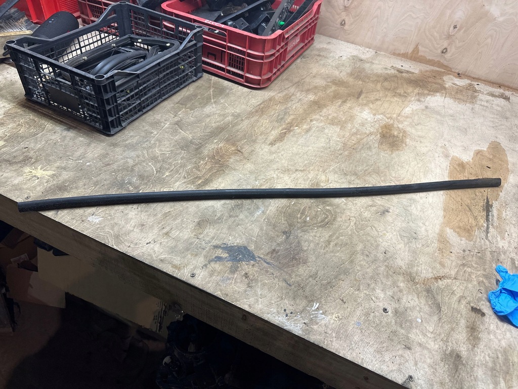 фото №1, Dodge charger 2020 прокладка дверь