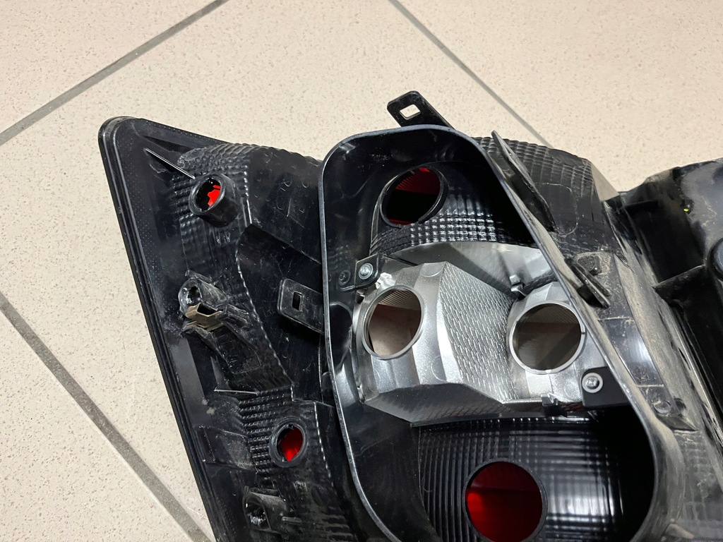 фото №12, Skoda fabia iii 3 kombi 6v9 14- лампа задняя задняя правая