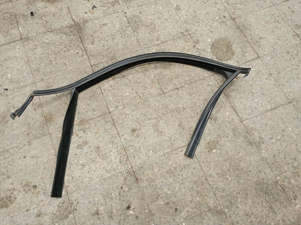 фото №1, A2477252700 mercedes b klasa w247 247 прокладка двері перед передня ліва