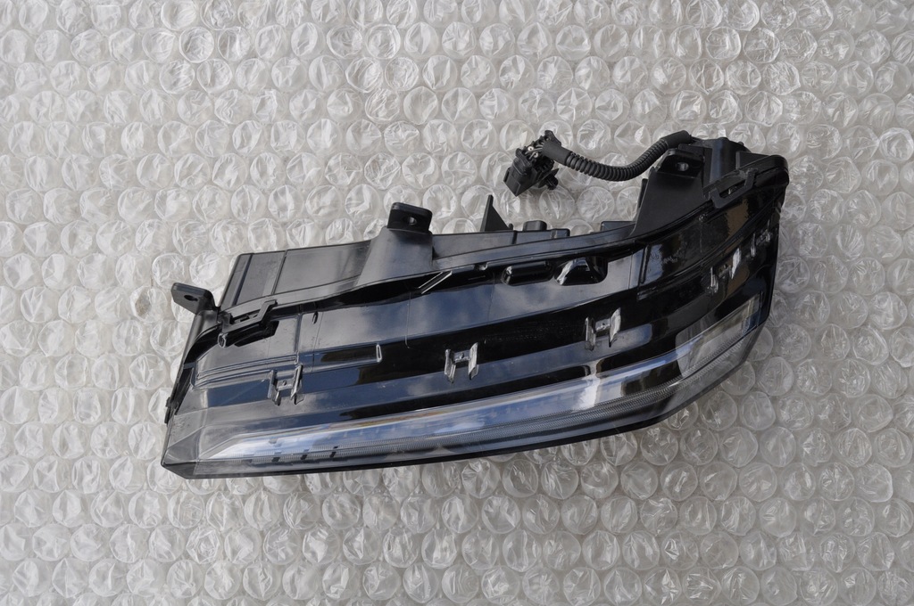 фото №1, Peugeot 308 iii противотуманная фара правый led drl 9835230880