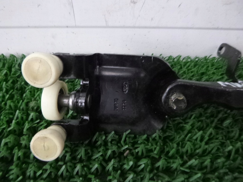 фото №2, Transit custom 13- ролик дверь правых верхний