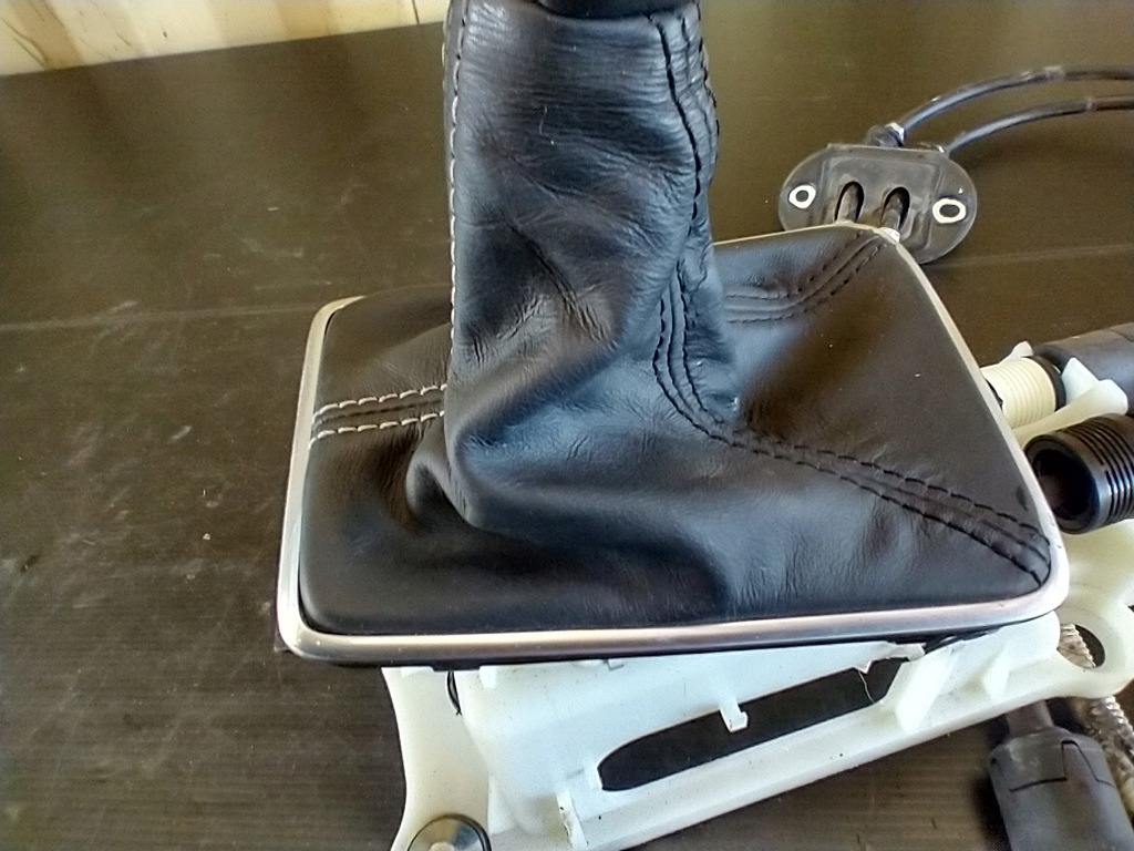 фото №9, Volvo v40 ii 2 механічна коробка передач домкрат вибірник передач трос ручка чохол 31367579