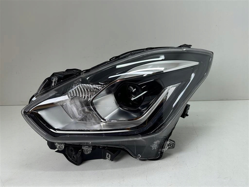 фото №1, Suzuki swift mk8 17+ левая лампа full led org.eur