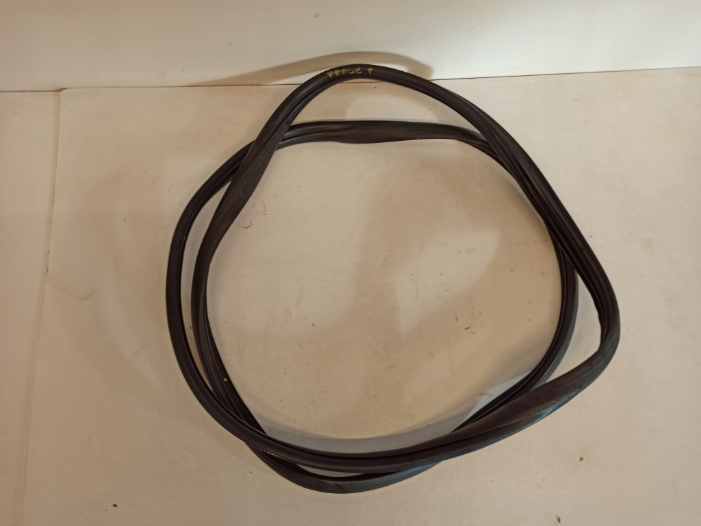 фото №1, Berlingo iv прокладка дверь правый перед 9818018380