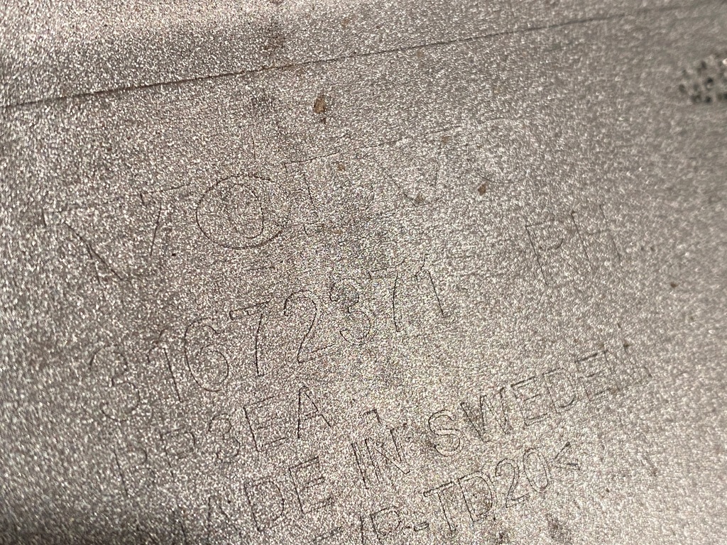 фото №9, Volvo оригинальный номер 31672371 накладка молдинг порог