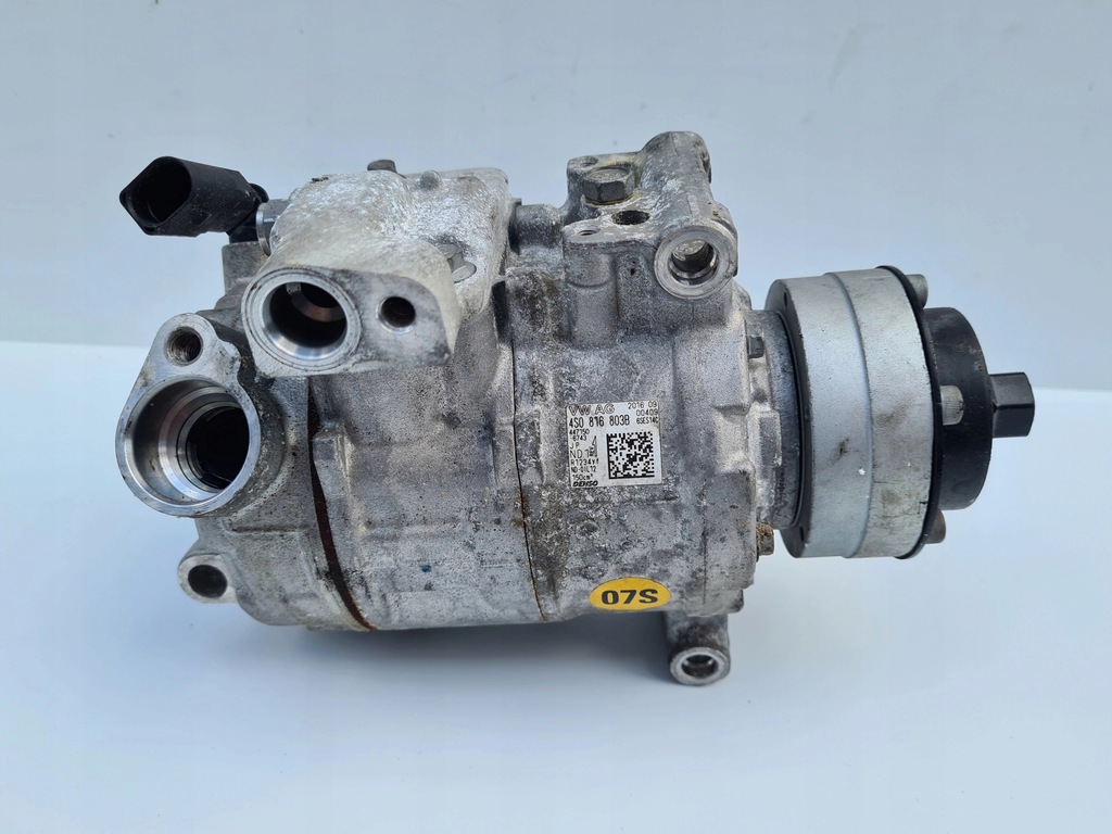 фото №1, Audi r8 компрессор кондиционера 4s0816803b