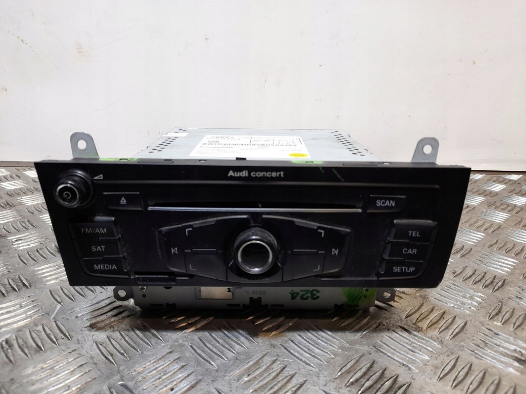 фото №1, Audi q5 sq5 8t1035186r панель / радиопроигрыватель cd/dvd/gps