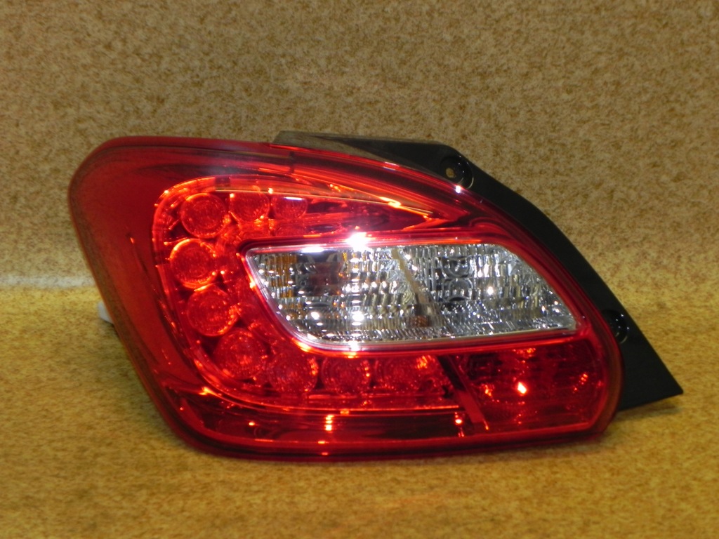 фото №1, Space star iii 3 лампа ліва задня задня лівий