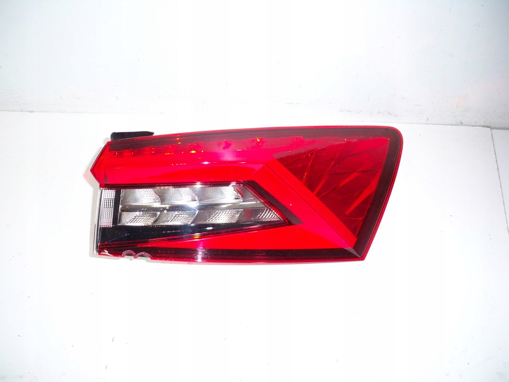 фото №1, Лампа задня задня led права skoda kodiaq 565