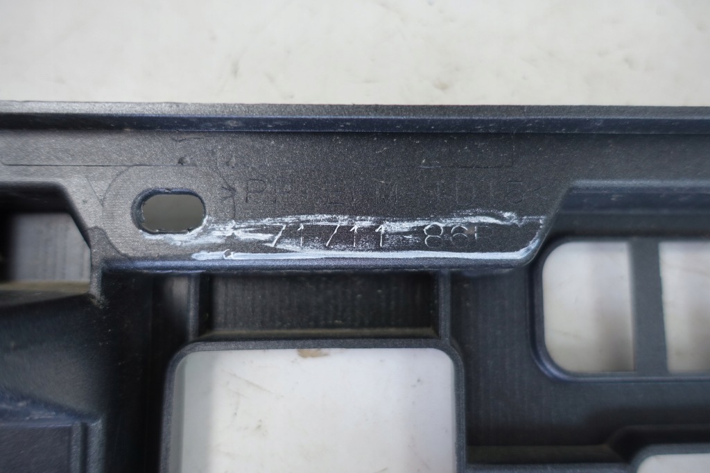 Suzuki vitara iii 3 lift 2018- 71711-86r бампер перед передний с Разборки