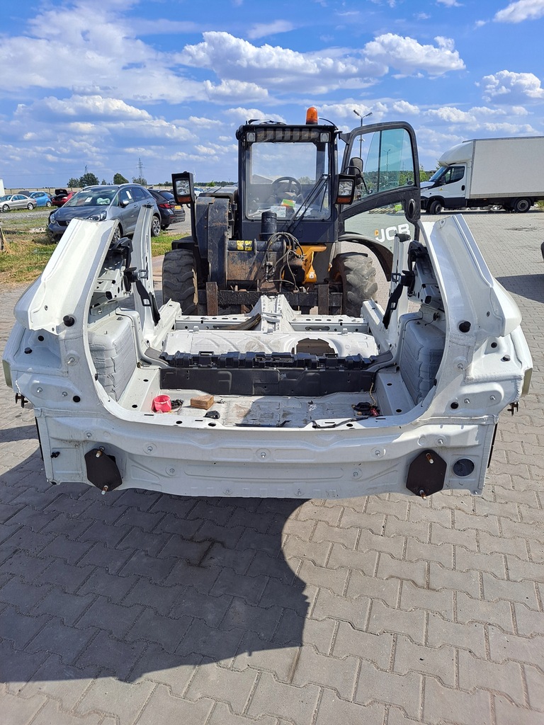 фото №1, Pas задняя задний поддон ниша bmw 1 f40