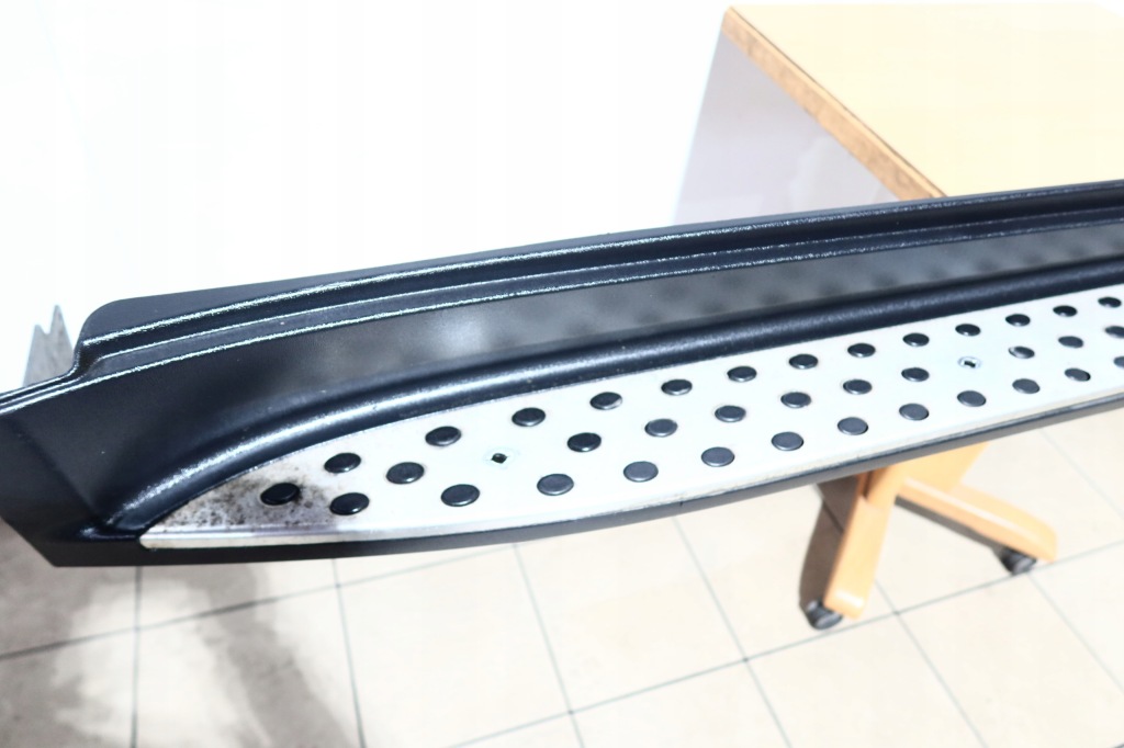 Mercedes w164 ml молдинг подножка вход порог накладка 1646901075 правая в Украине