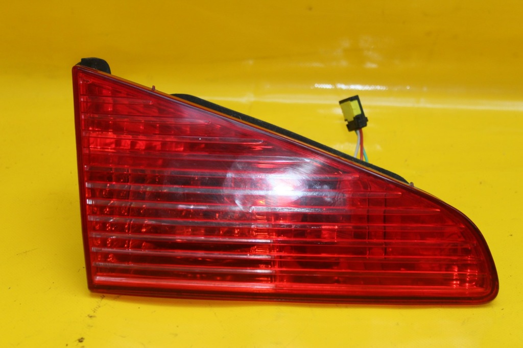фото №1, Лампа левый задняя крышки peugeot 607