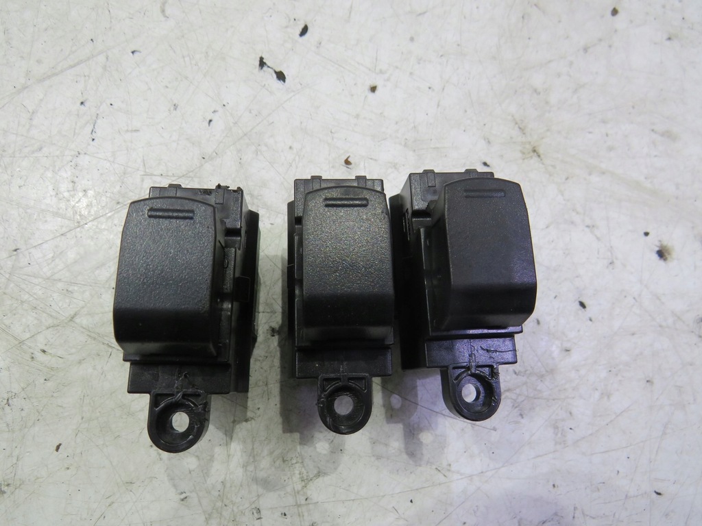 фото №1, Кнопка окон baleno ii