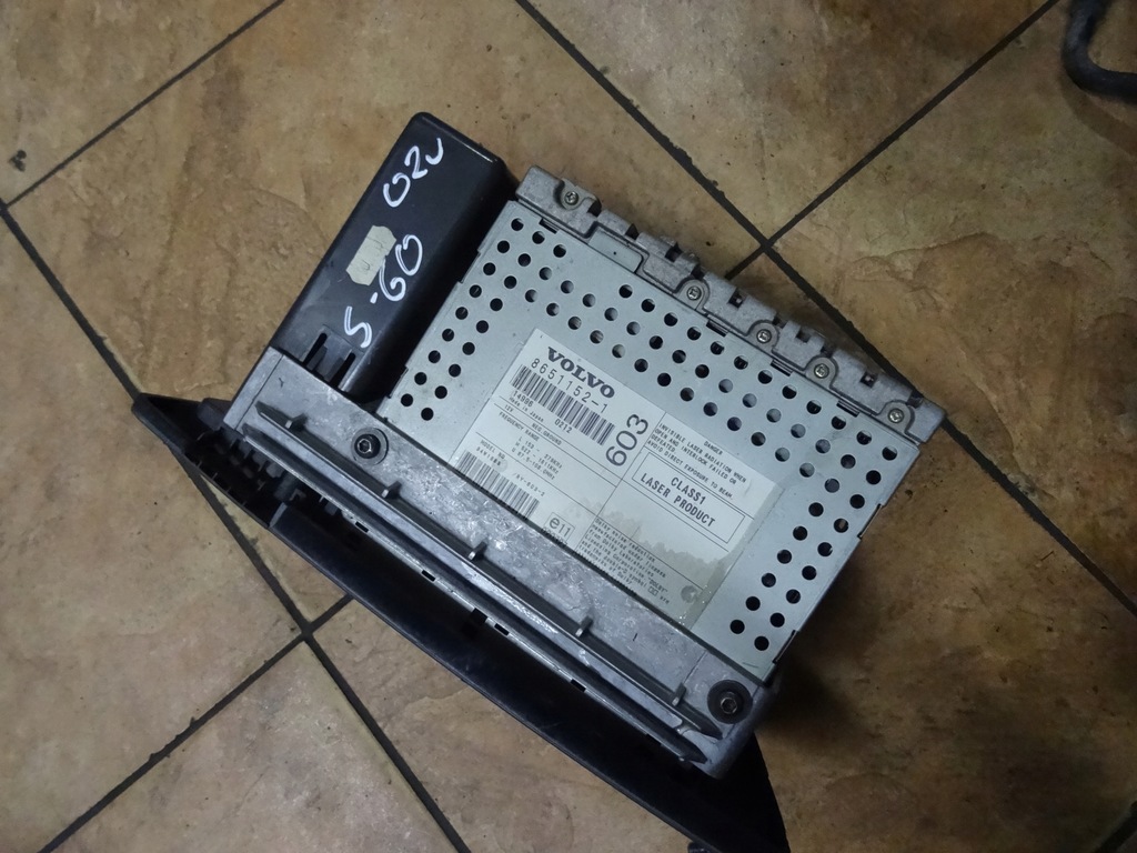 фото №5, Volvo s60 2.4d 02' рамка радіо cd 9491217 8651152-1