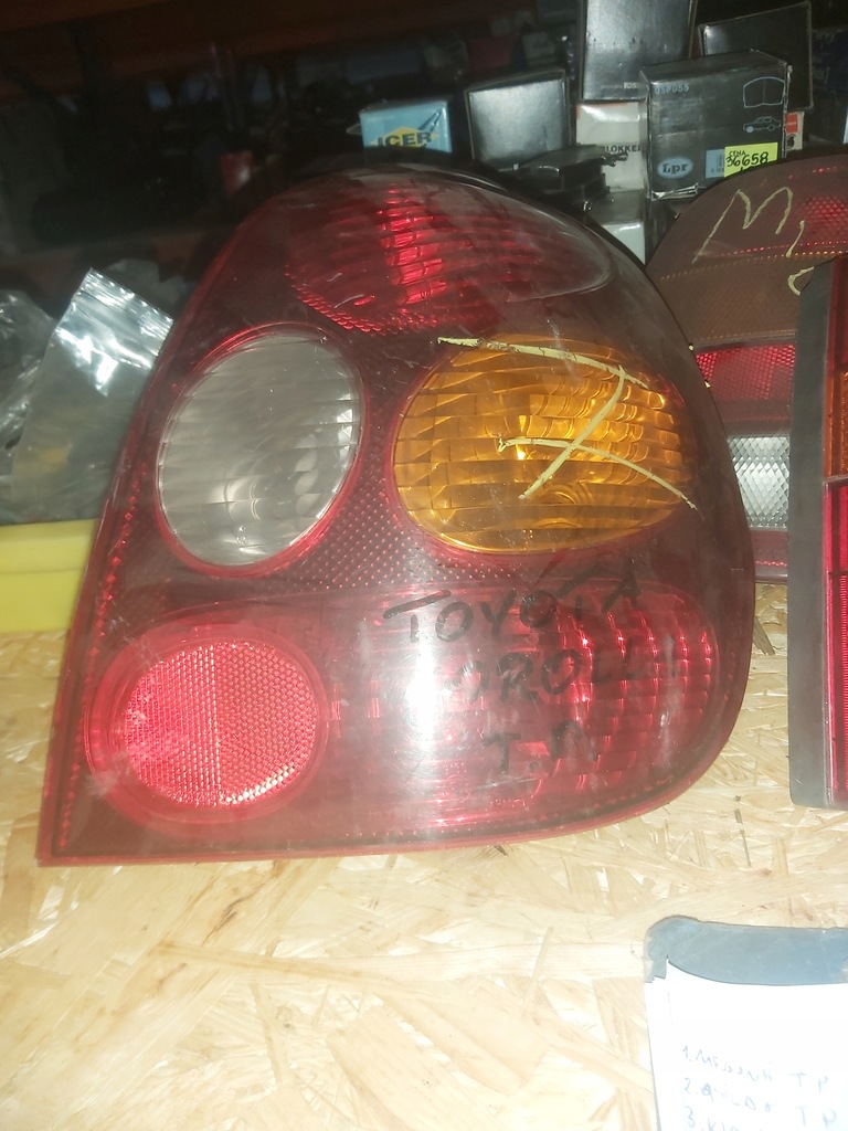 фото №1, Лампа задняя правая toyota corolla